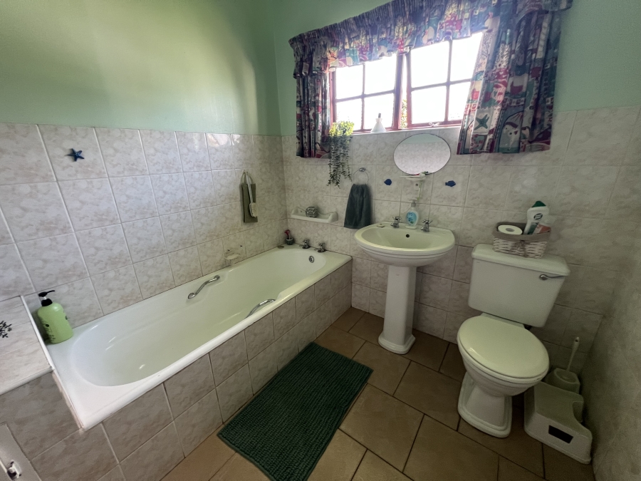 3 Bedroom Property for Sale in Cambridge West Eastern Cape
